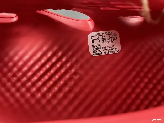 Yeezy Adidas Red Foam CW3355 0530